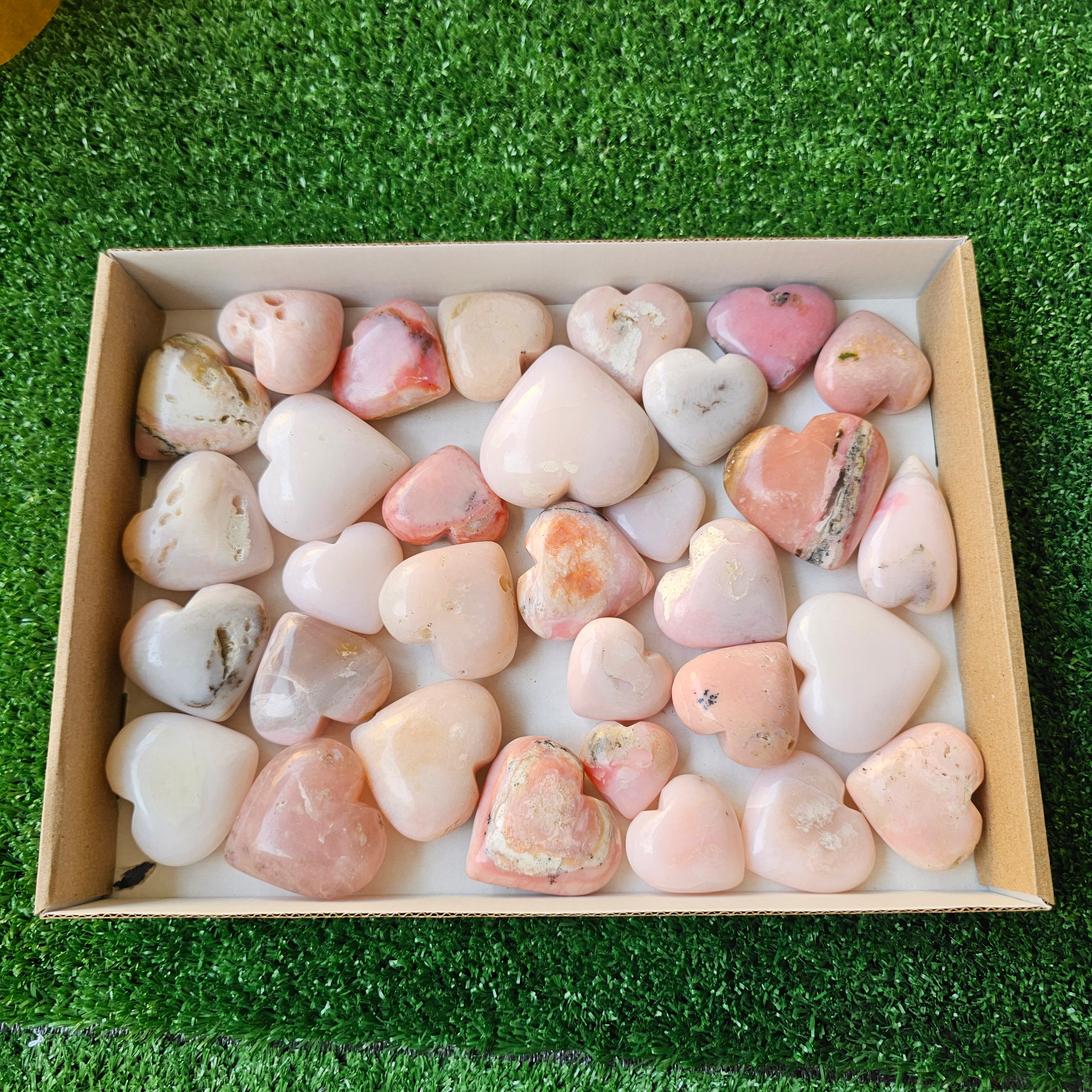 Lot 32 pcs pink opal hearts