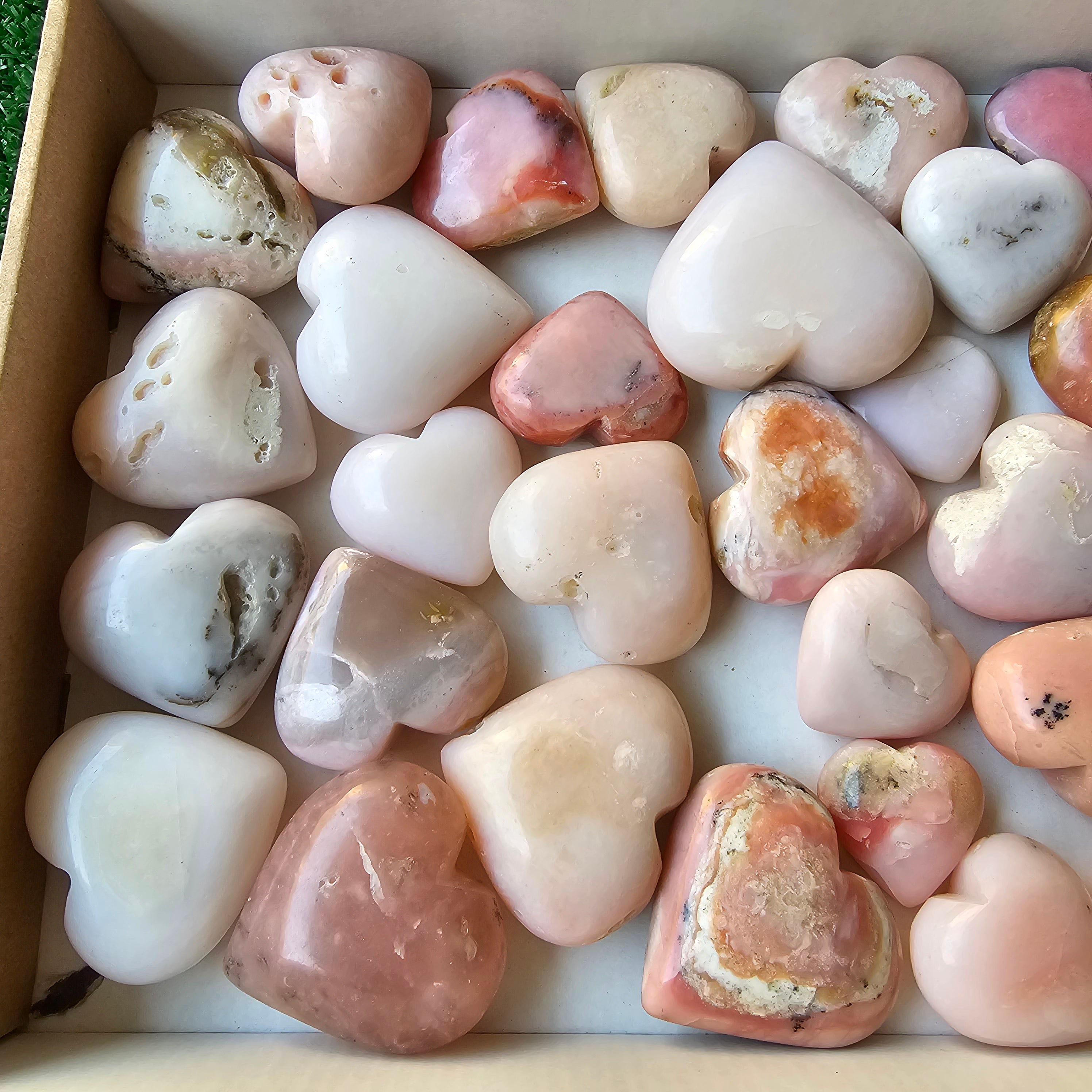Lot 32 pcs pink opal hearts