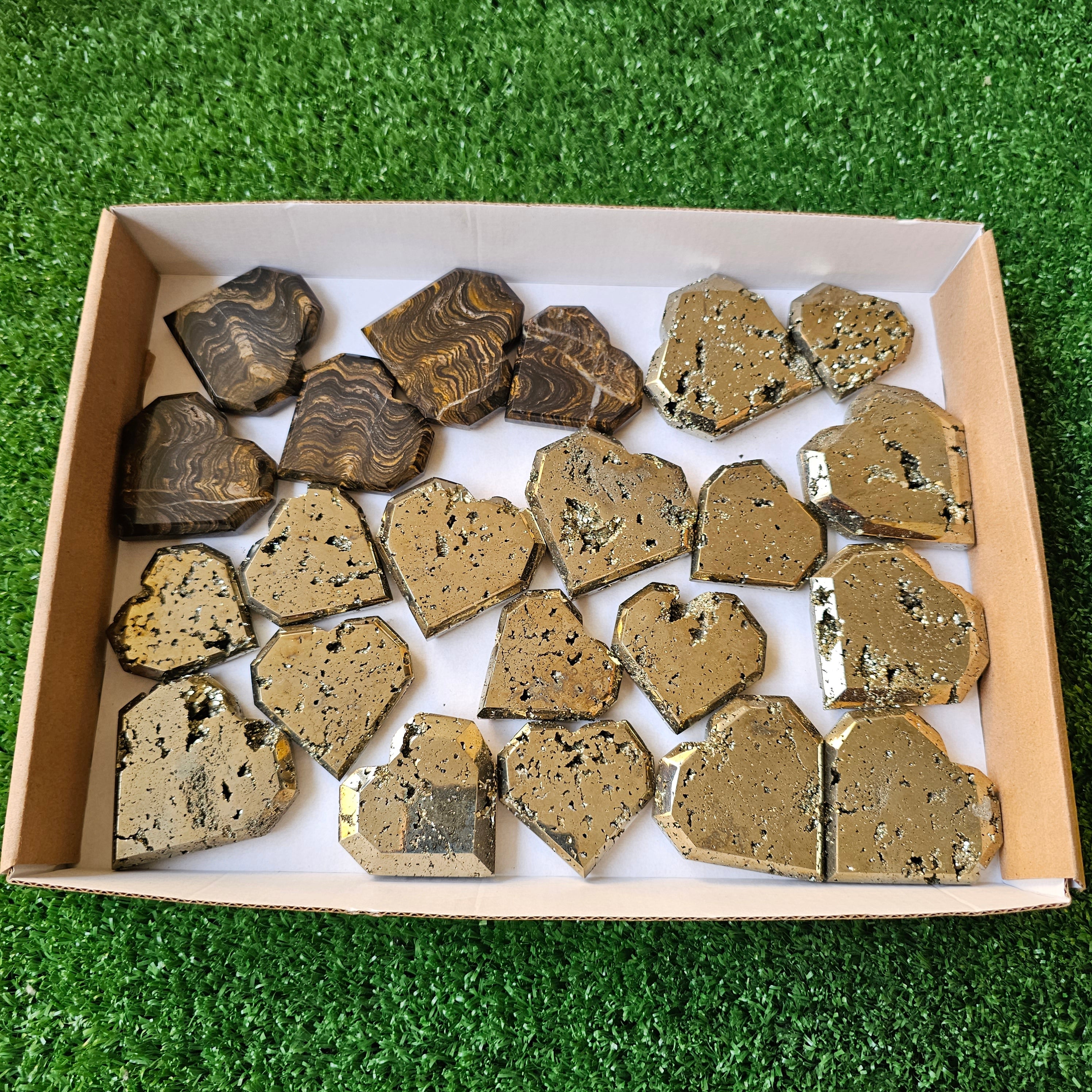 Lot 22 pcs pyrite/stramatolite hearts 3D