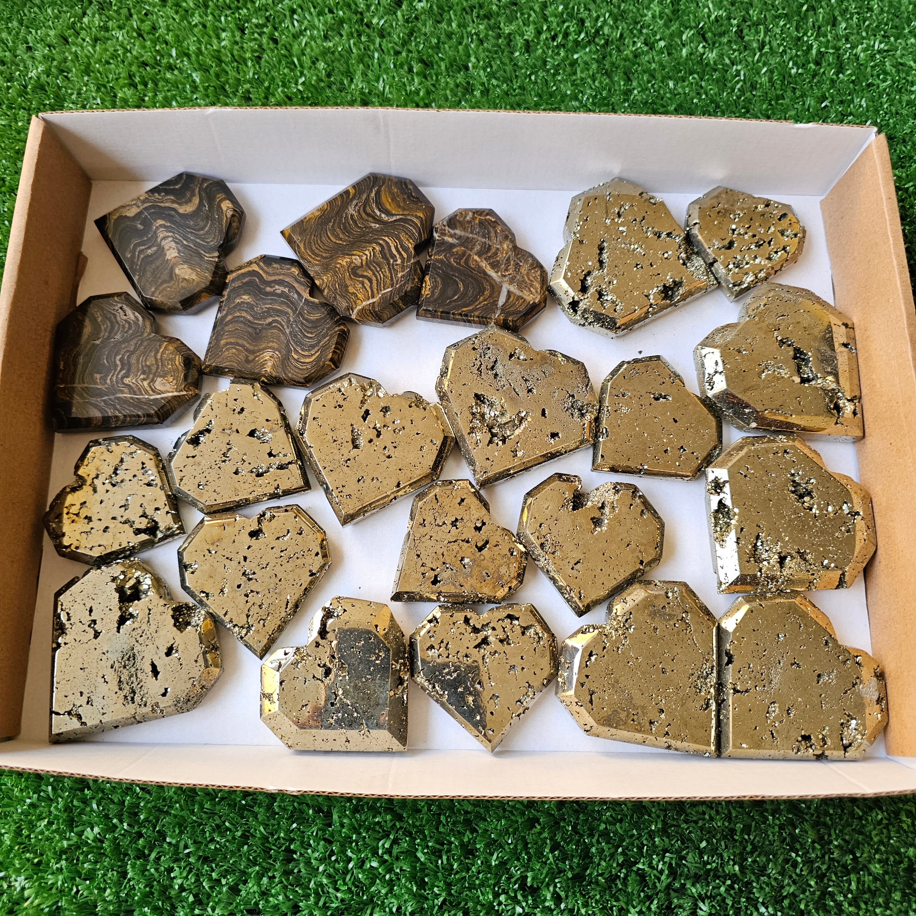 Lot 22 pcs pyrite/stramatolite hearts 3D