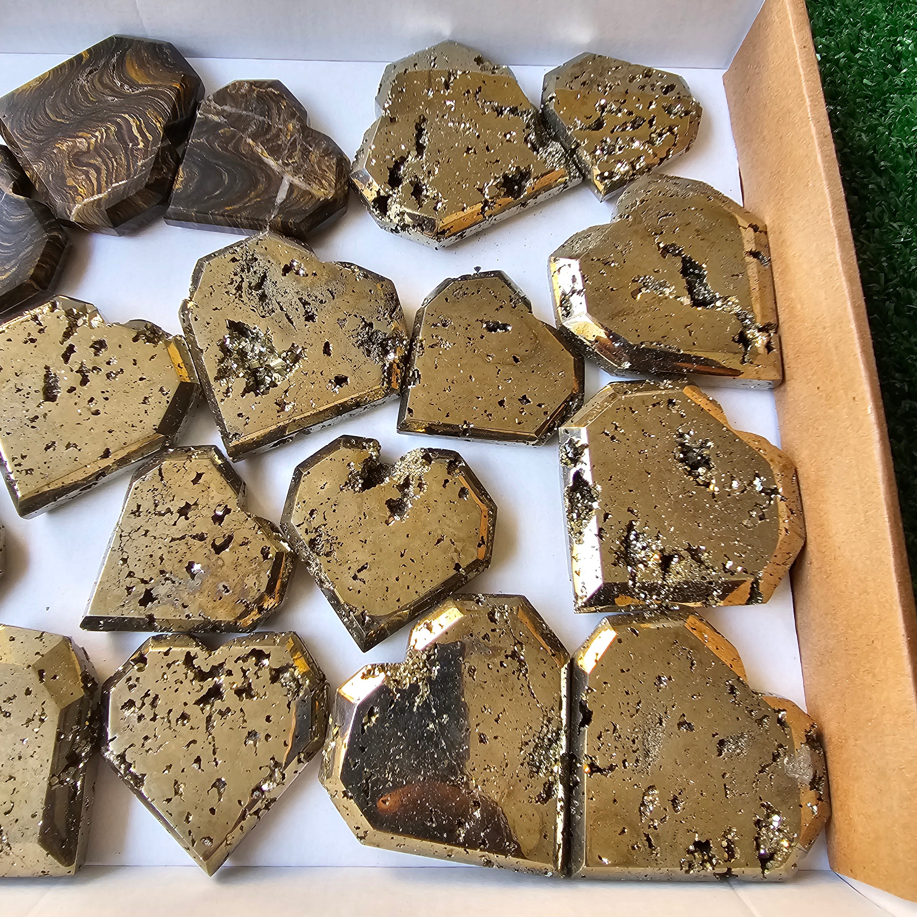 Lot 22 pcs pyrite/stramatolite hearts 3D