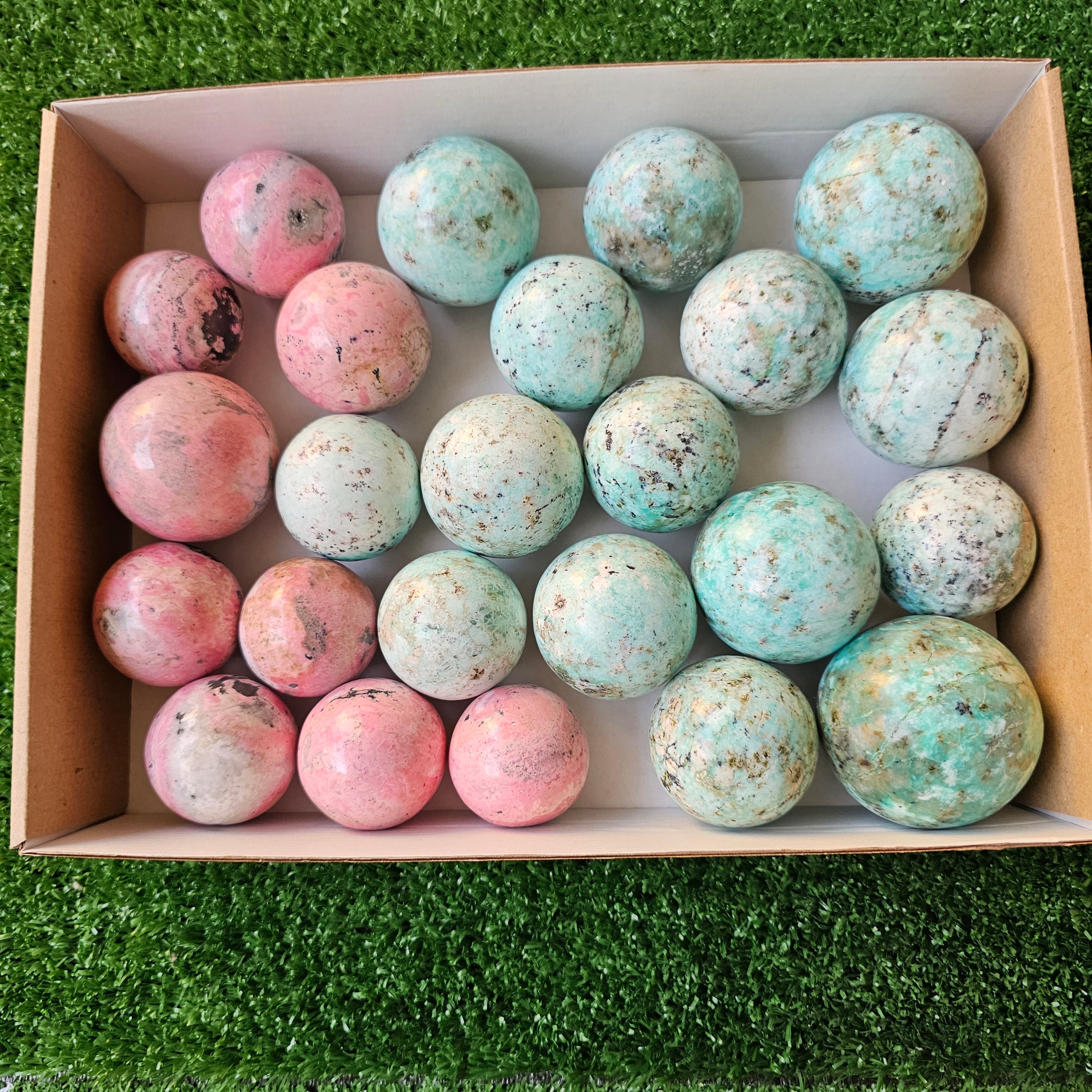 Lot 22 pcs Rhodonite and chrysoprase spheres