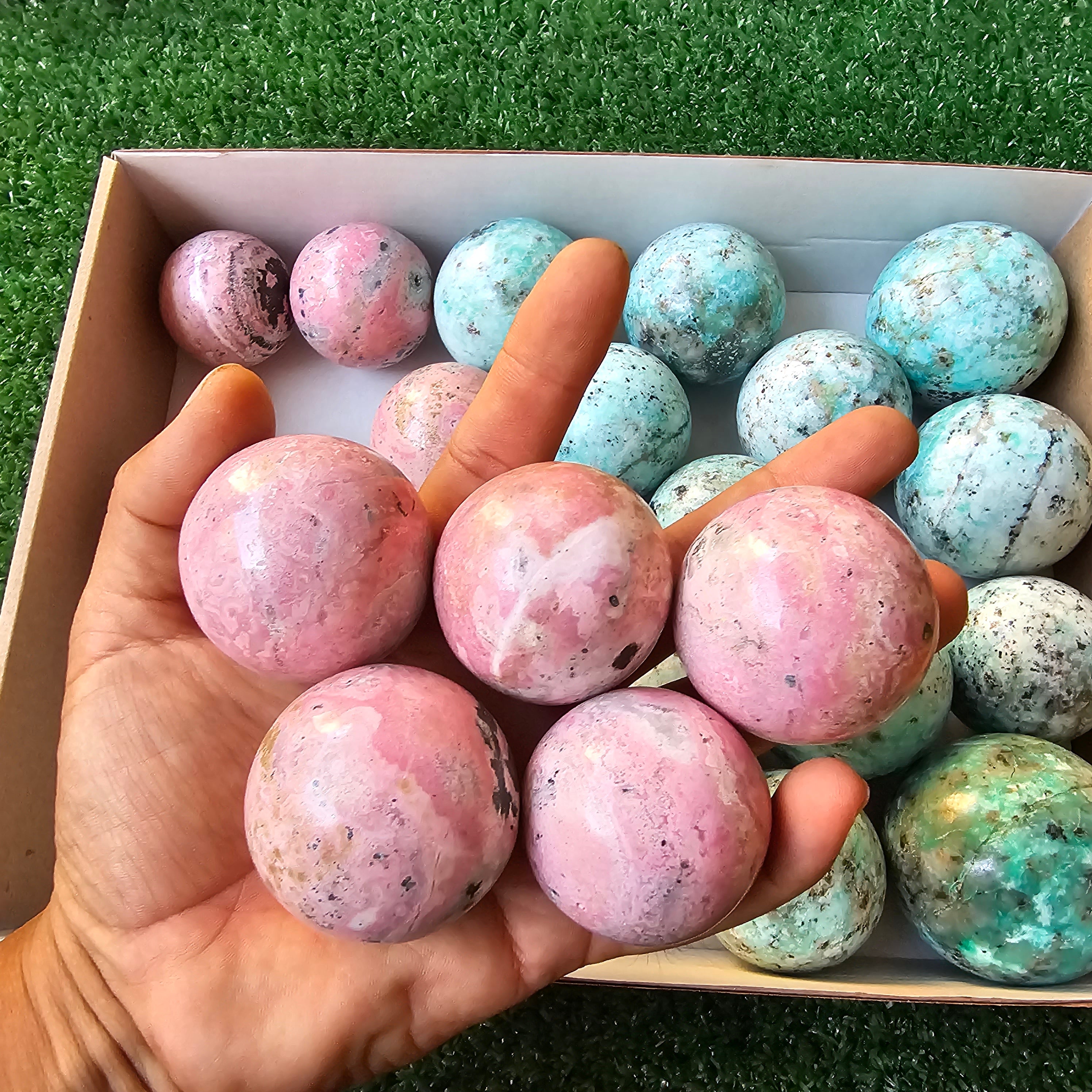 Lot 22 pcs Rhodonite and chrysoprase spheres
