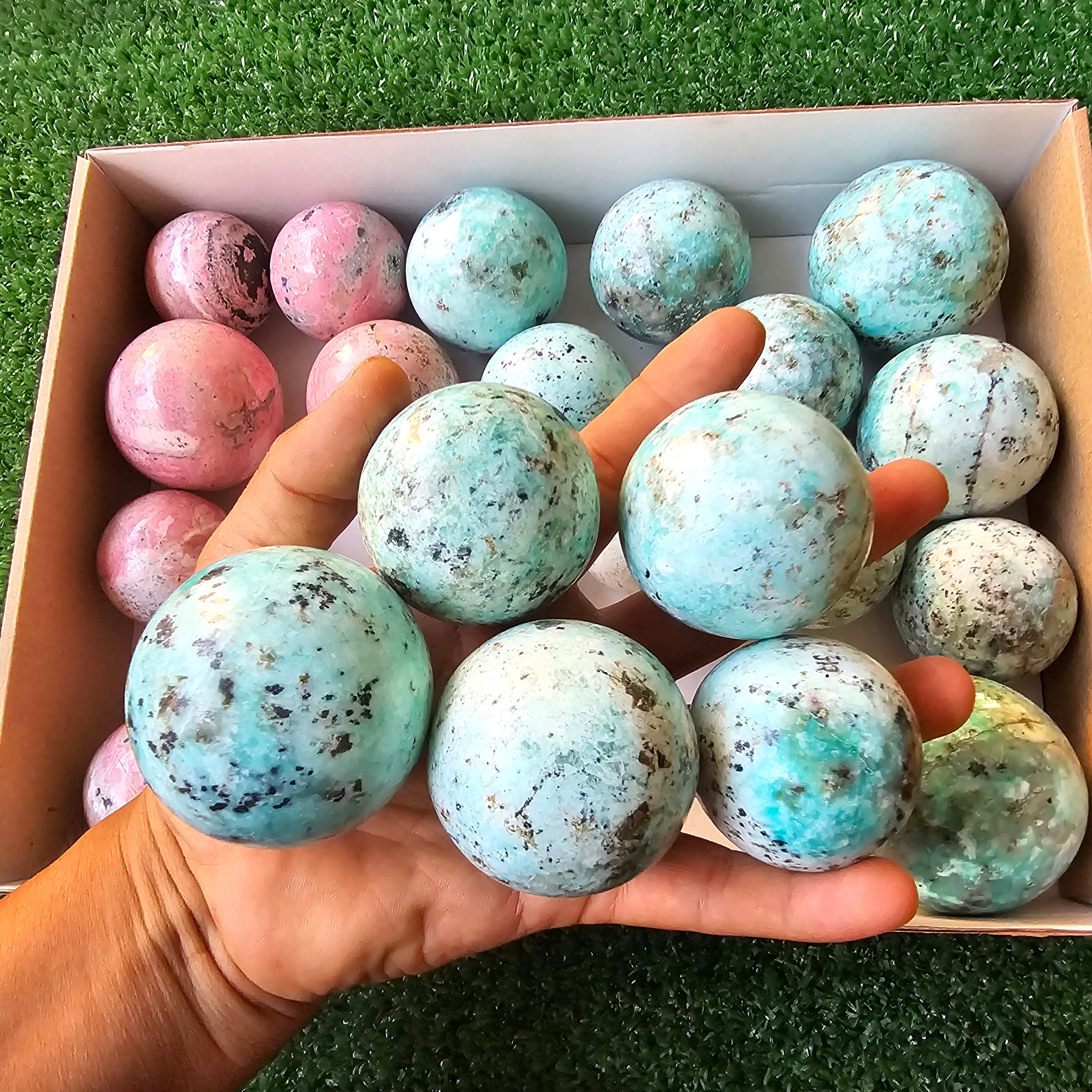 Lot 22 pcs Rhodonite and chrysoprase spheres