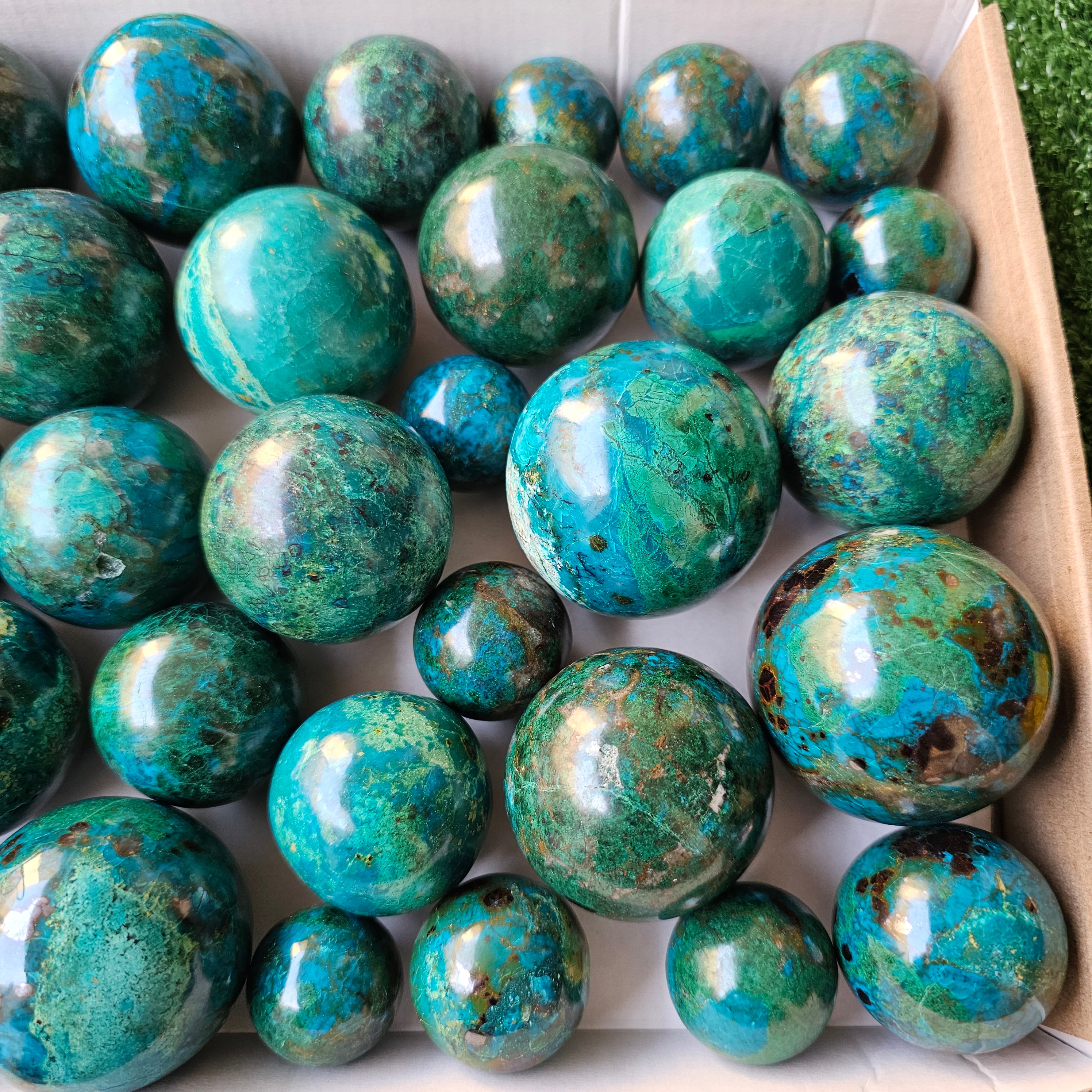 Lot 33 pcs chrysocolla spheres