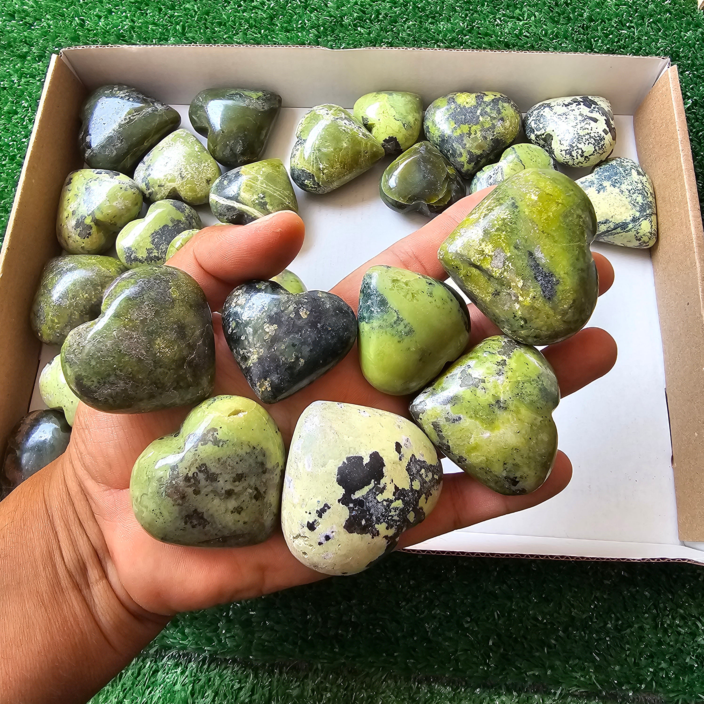 36 pc green serpentine hearts