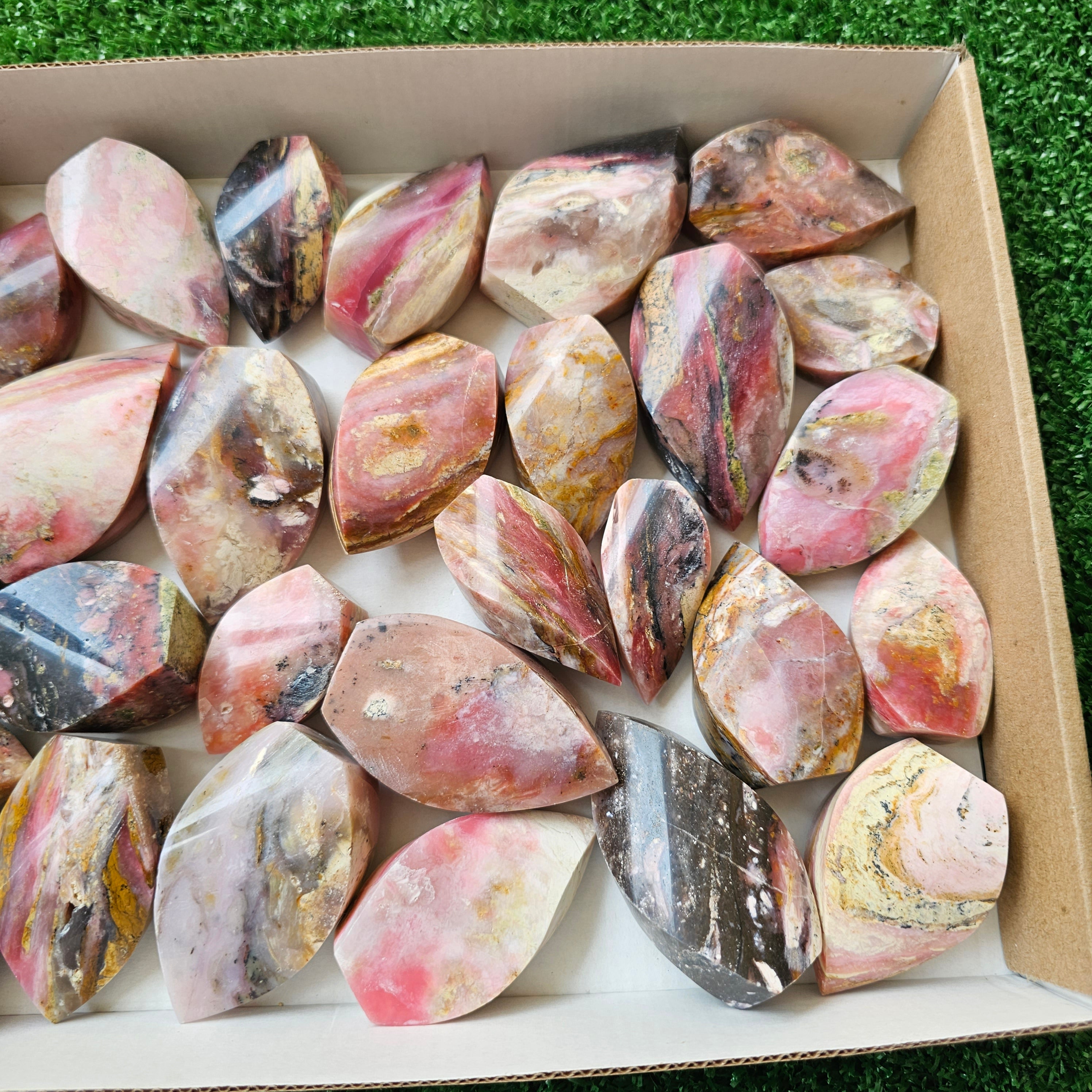 30 pc strawberry pink opal flames