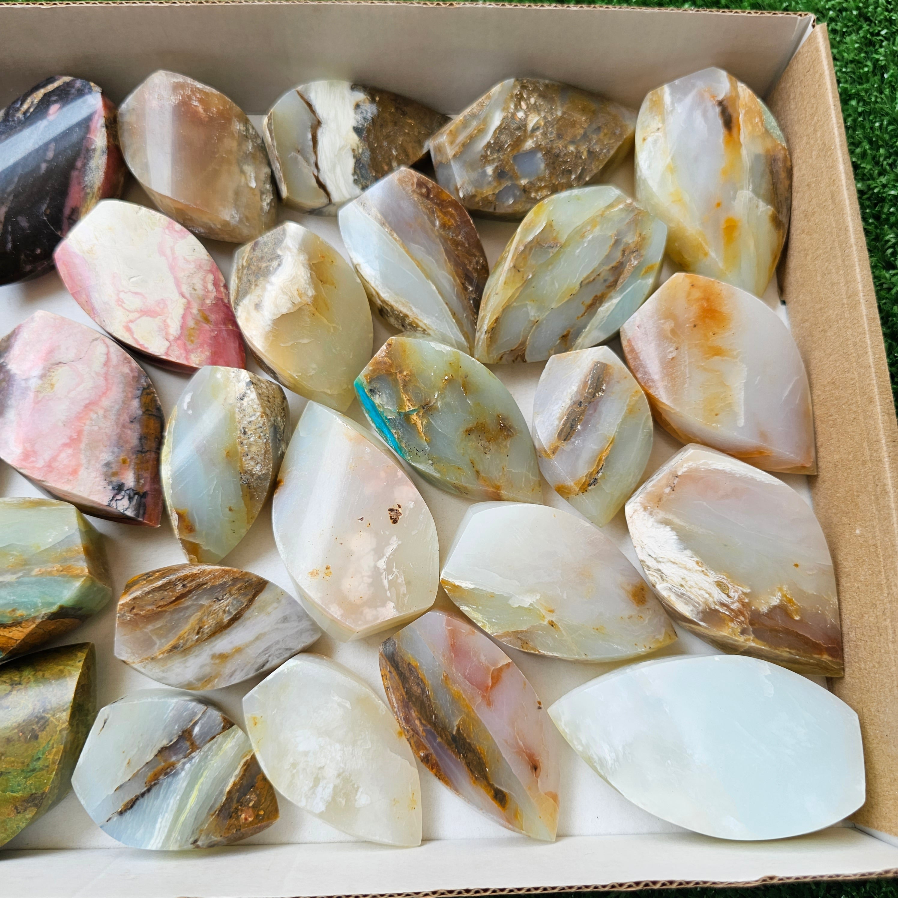 28 pc blue opal & strawberry pink opal flames