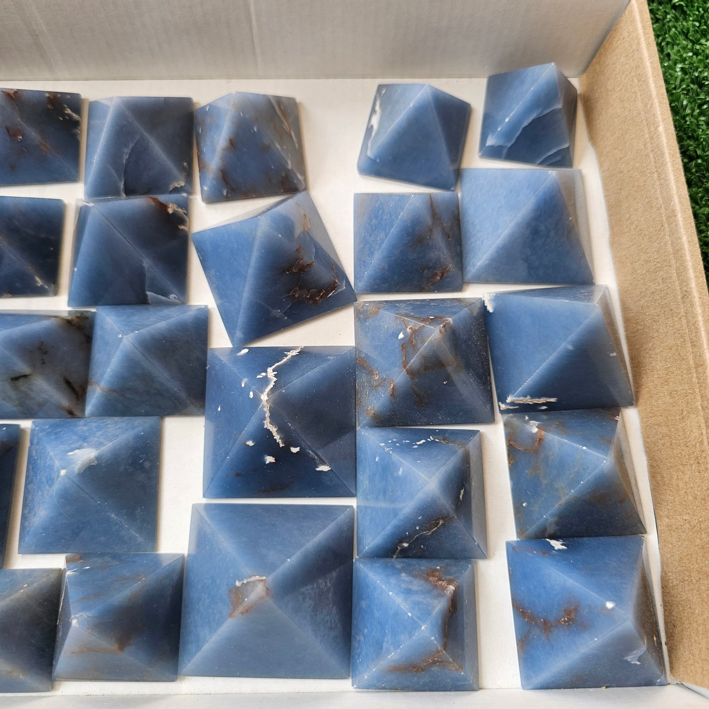 31 pc blue angelite pyramids