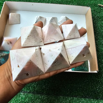 22 pc mixted stones pyramids