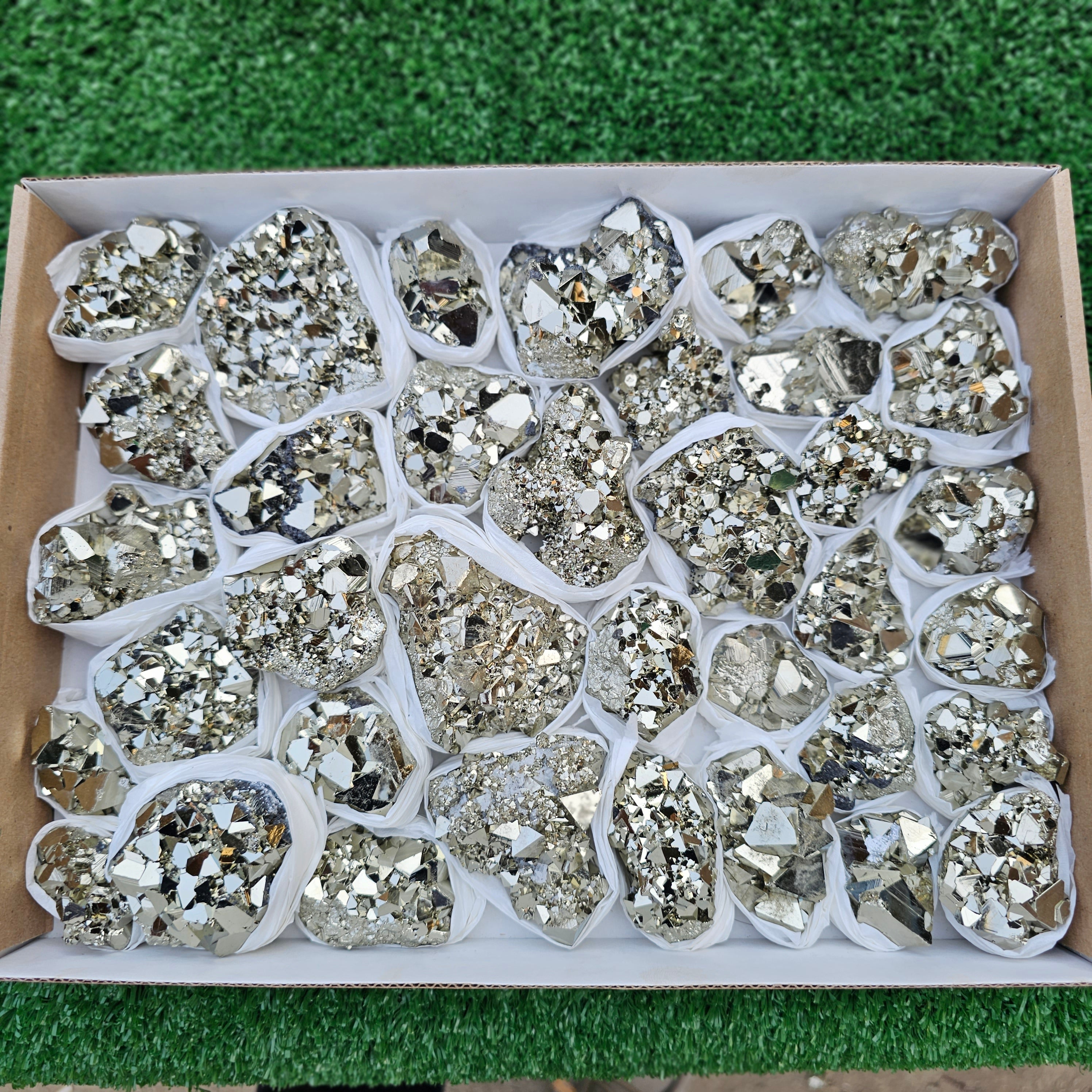 35 pc pyrite octahedral with sphalerite