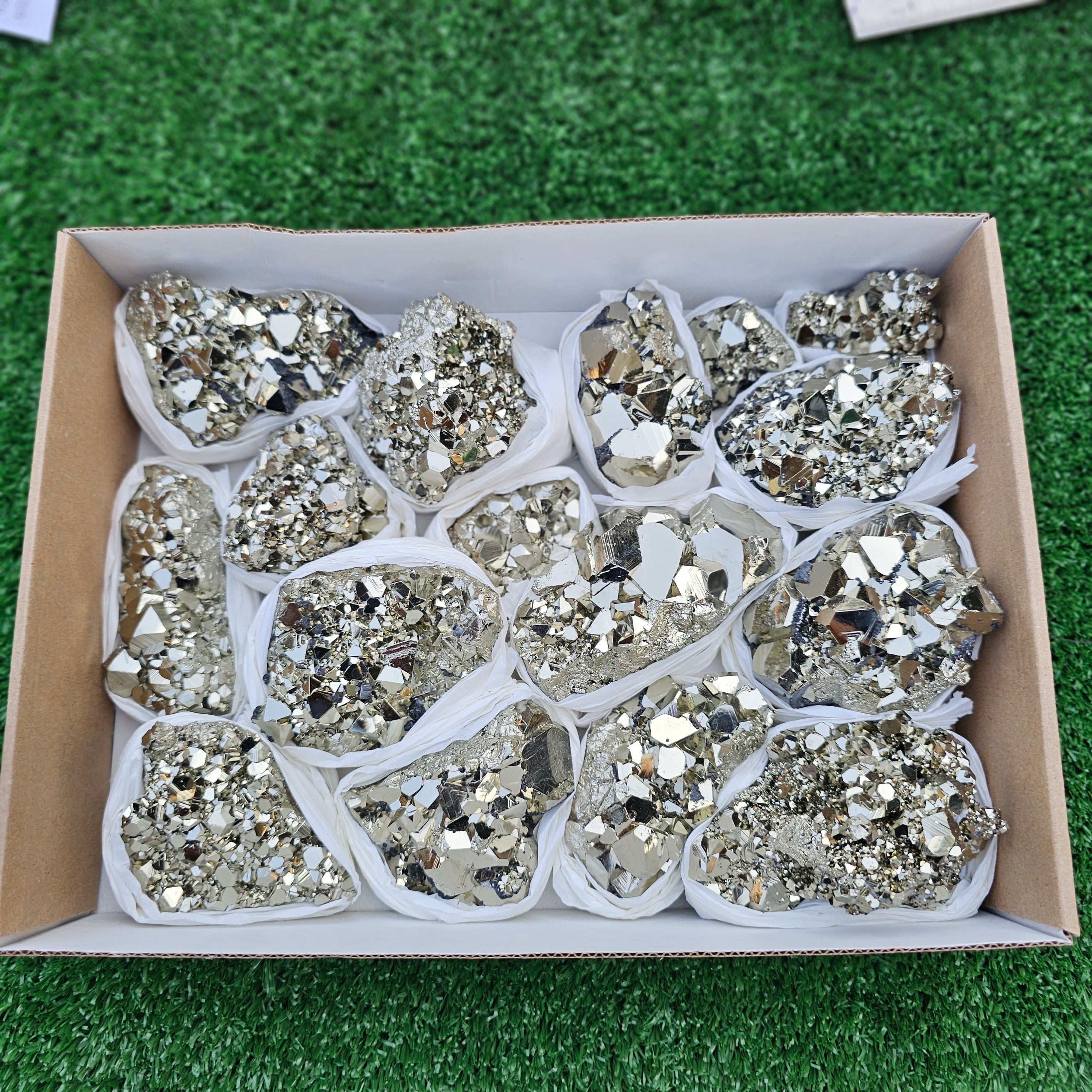 16 pc pyrite octahedral with sphalerite