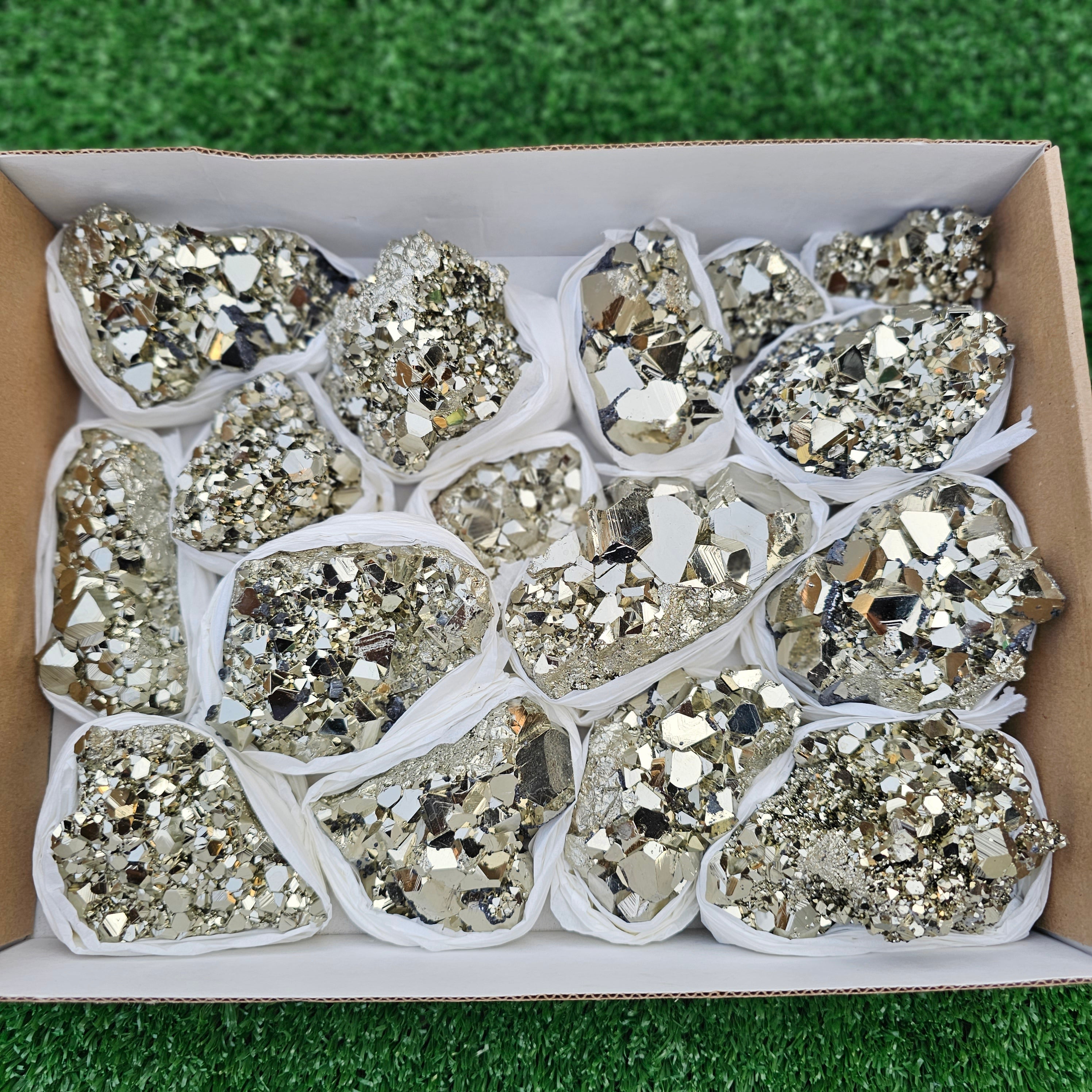 16 pc pyrite octahedral with sphalerite