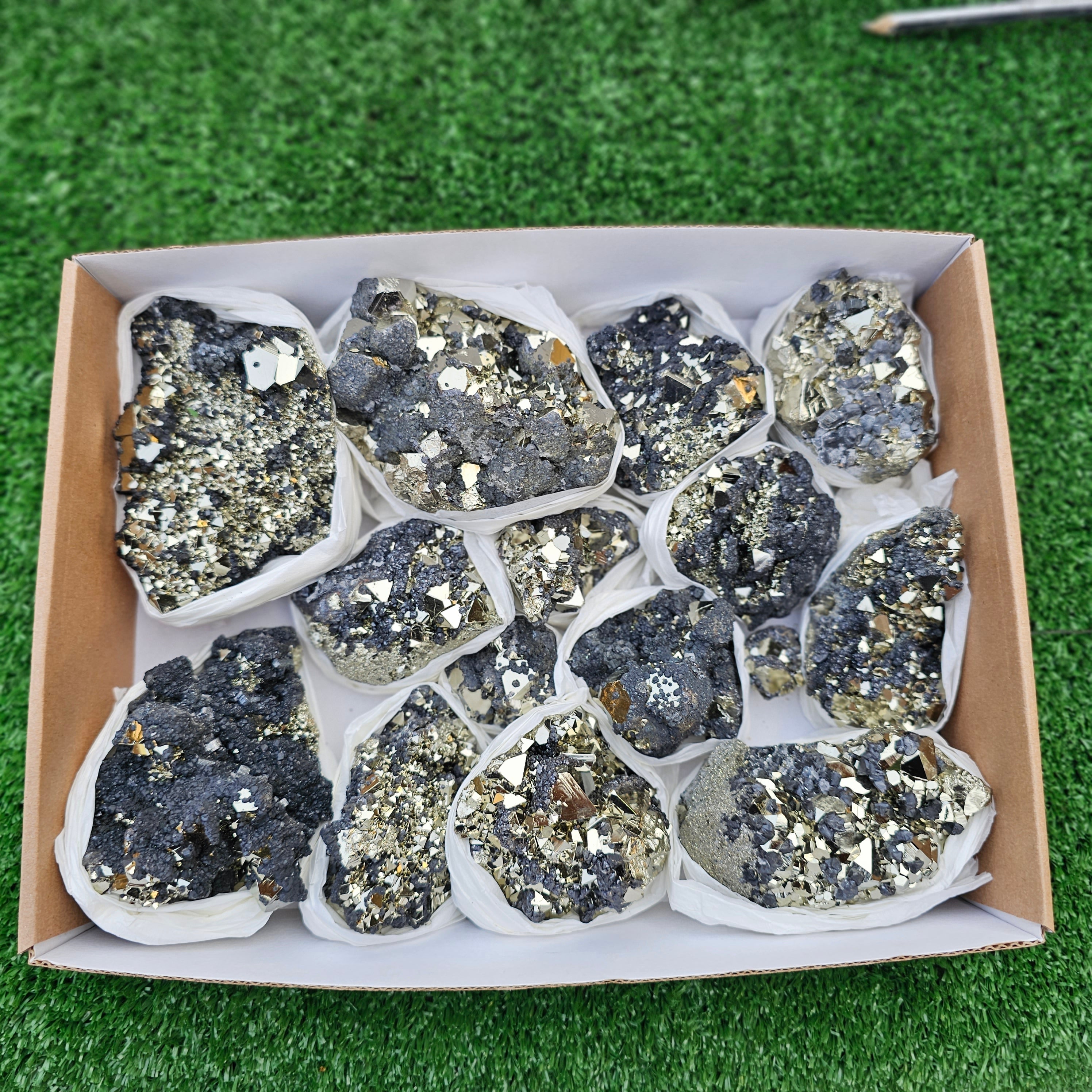14 pc pyrite octahedral with sphalerite