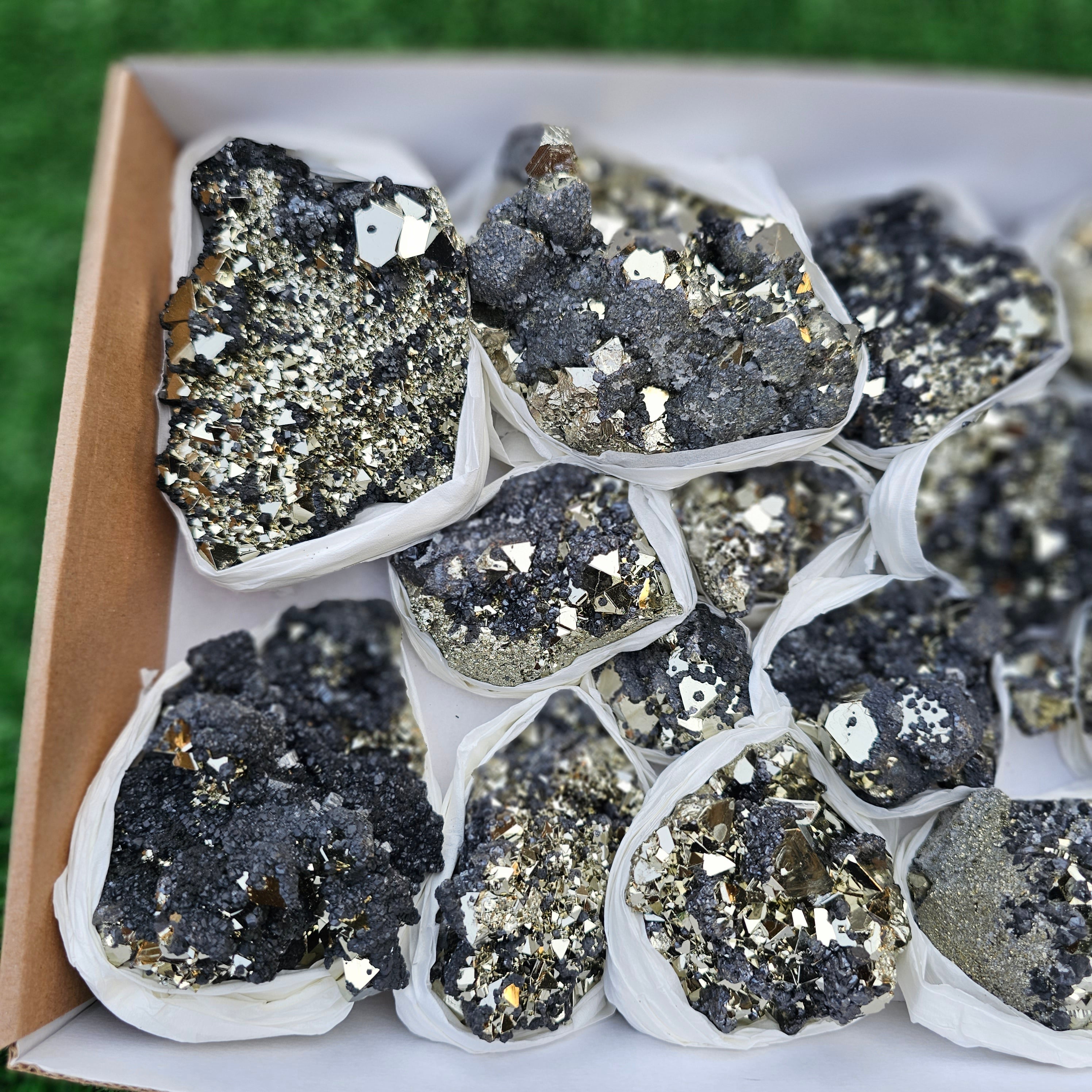 14 pc pyrite octahedral with sphalerite