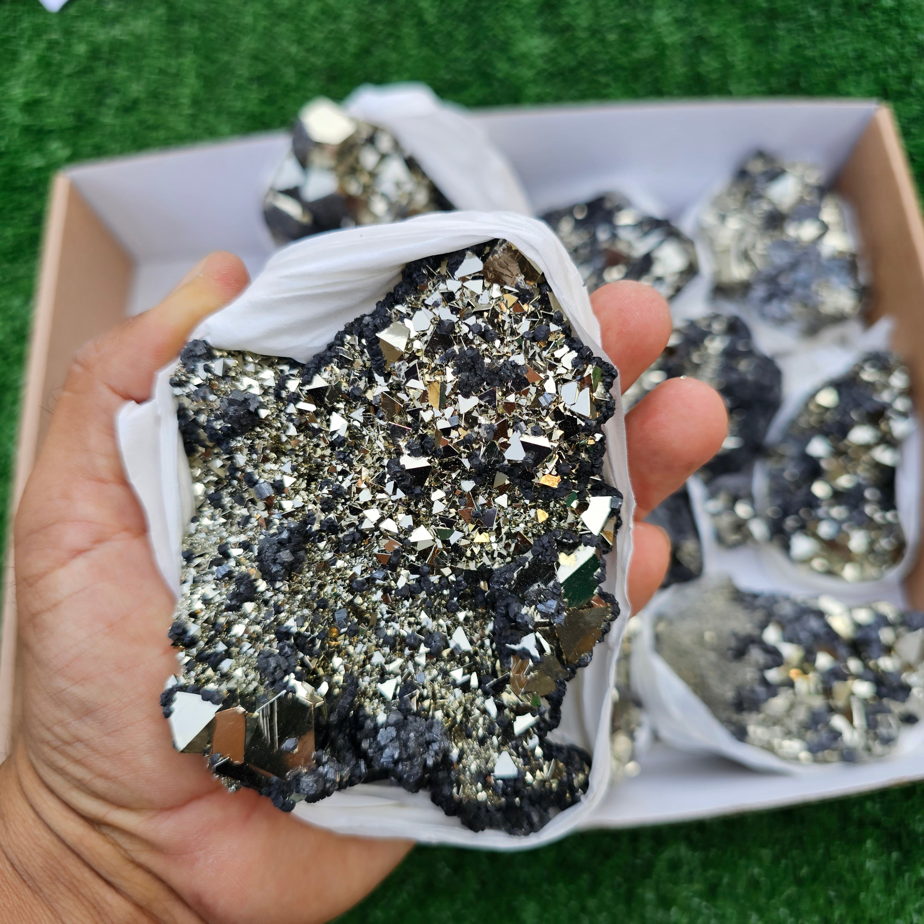 14 pc pyrite octahedral with sphalerite