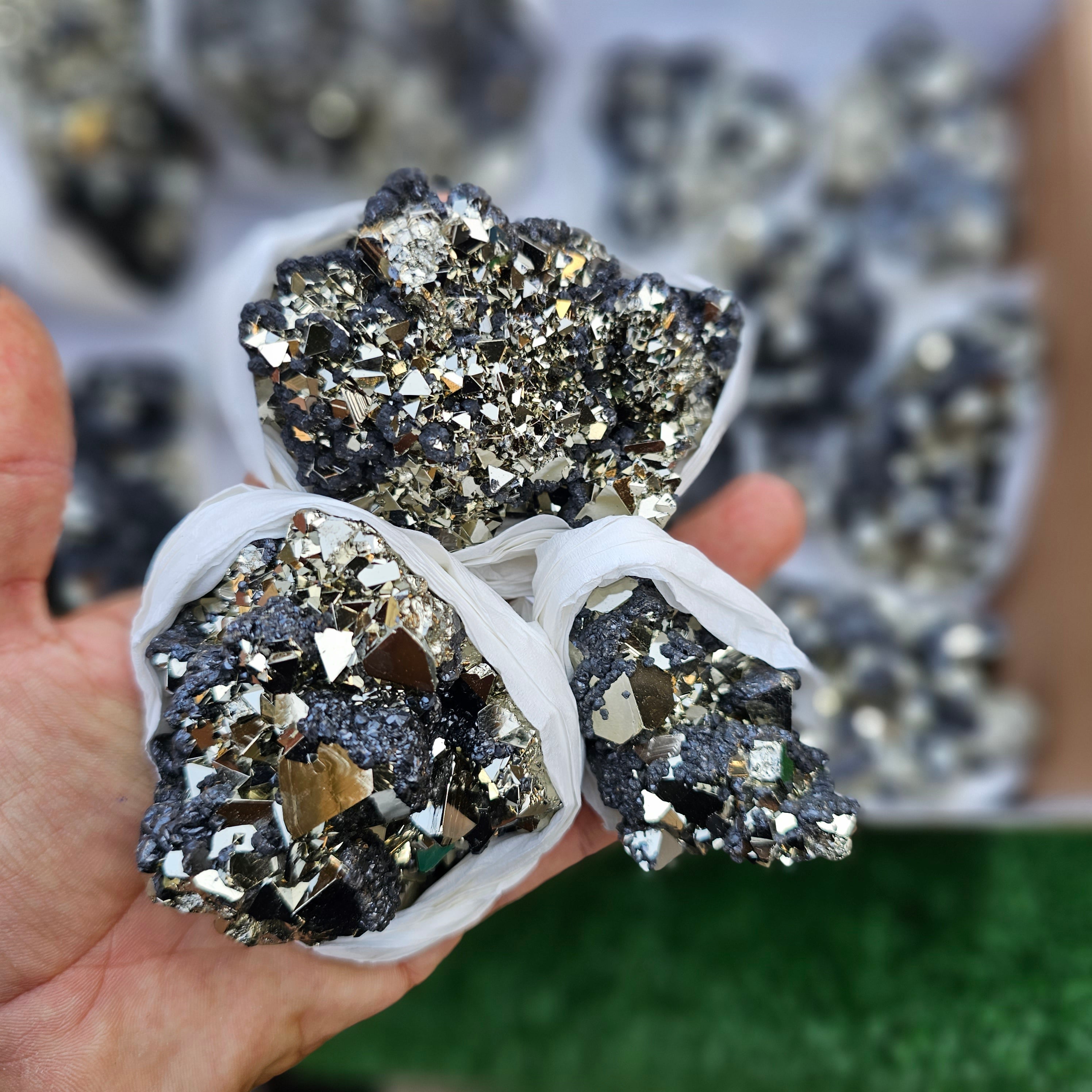 14 pc pyrite octahedral with sphalerite