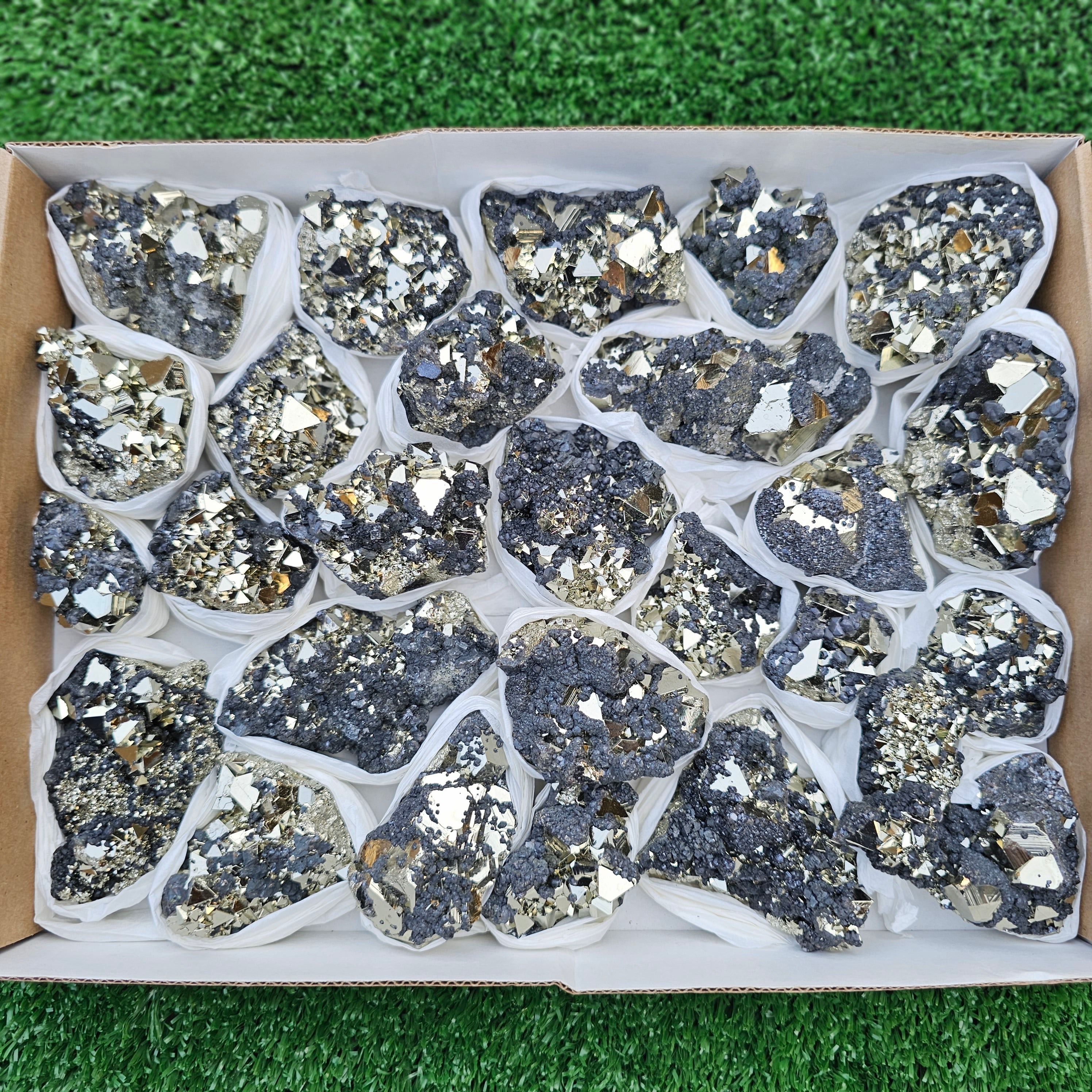 27 pc pyrite octahedral with sphalerite