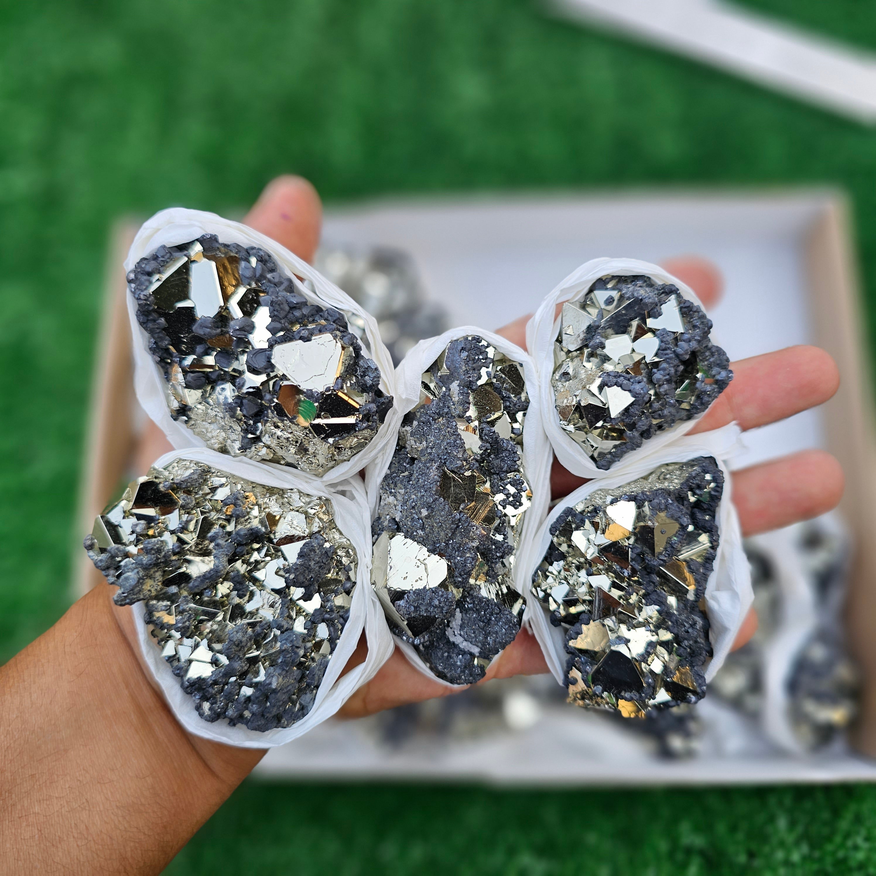 27 pc pyrite octahedral with sphalerite