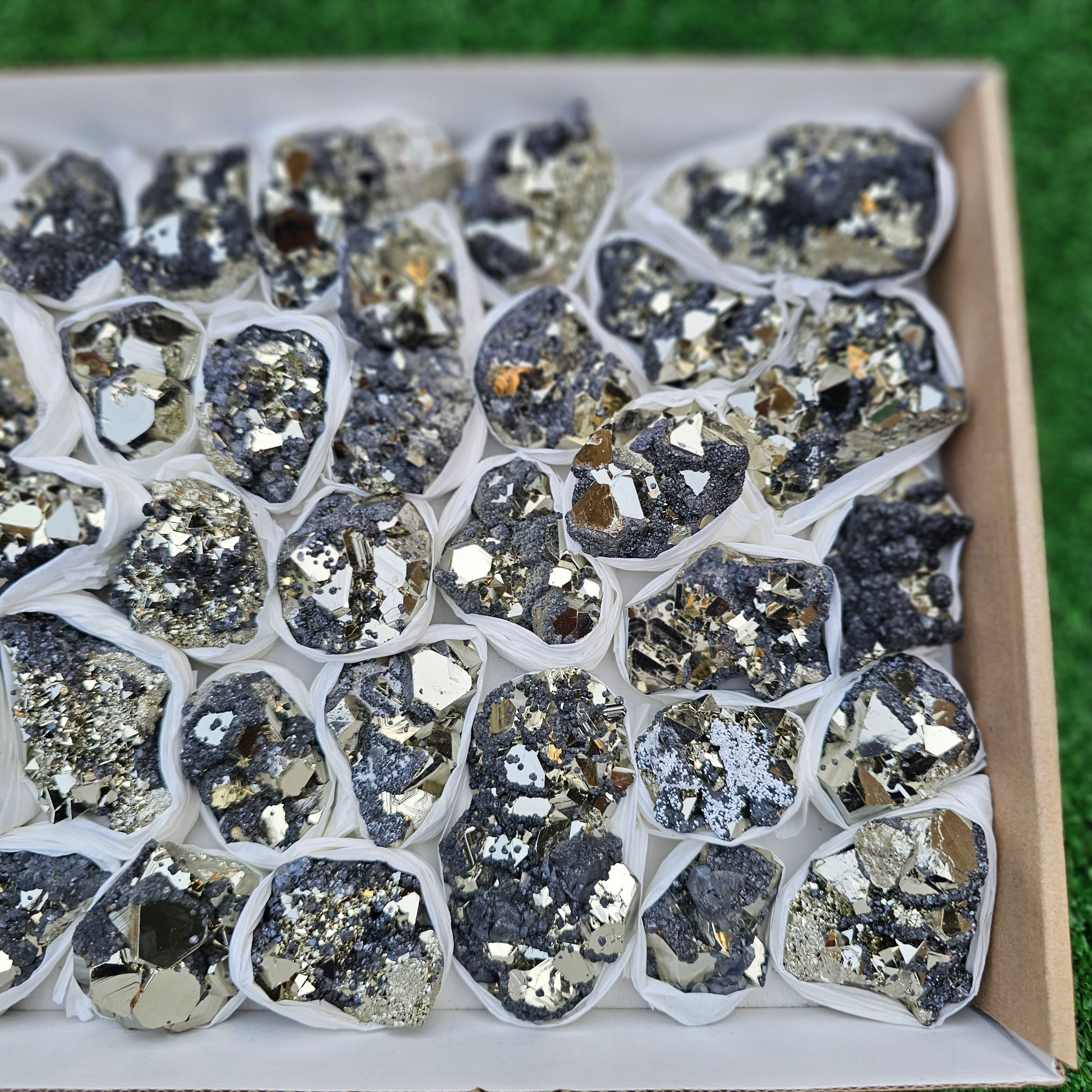 37 pc pyrite octahedral with sphalerite