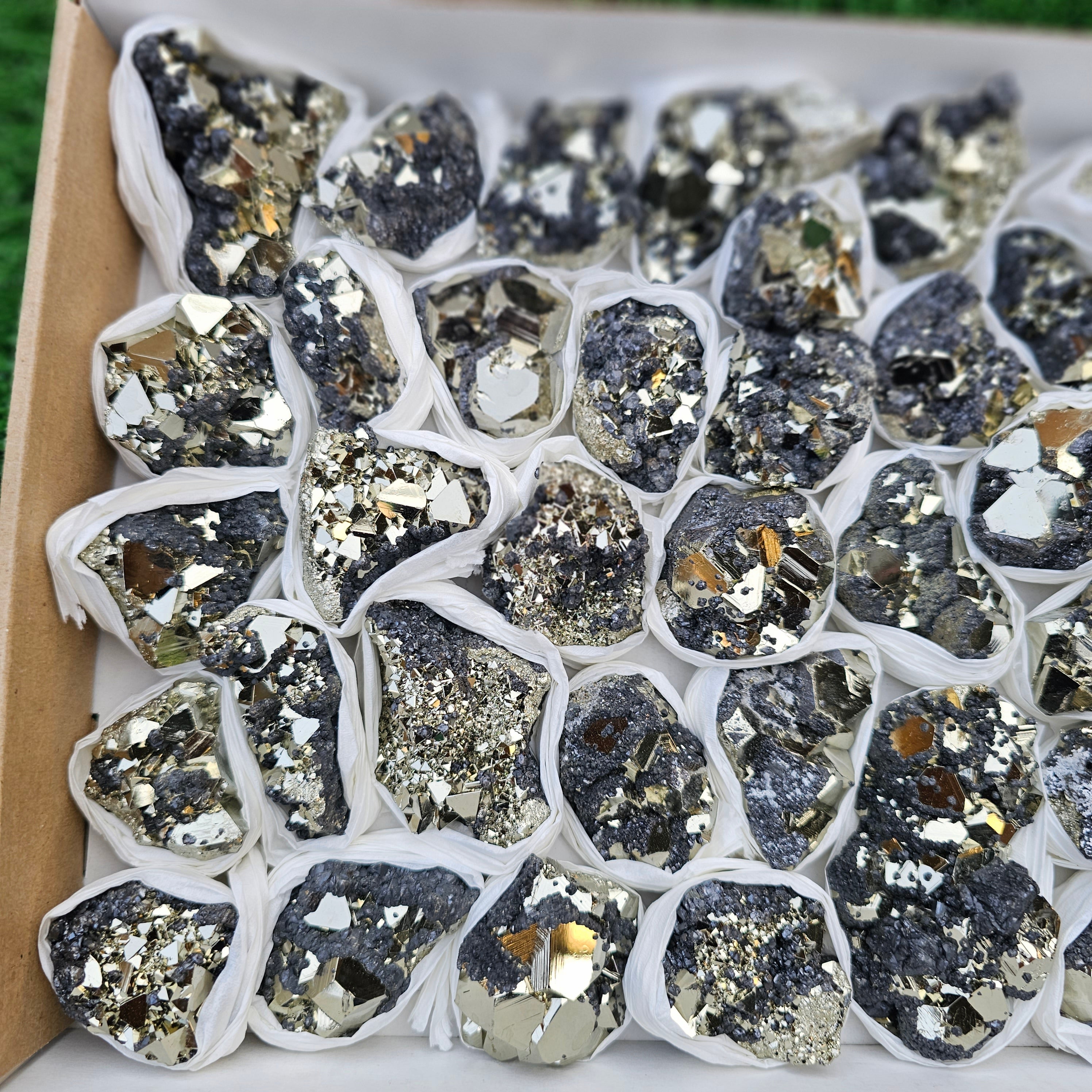 37 pc pyrite octahedral with sphalerite