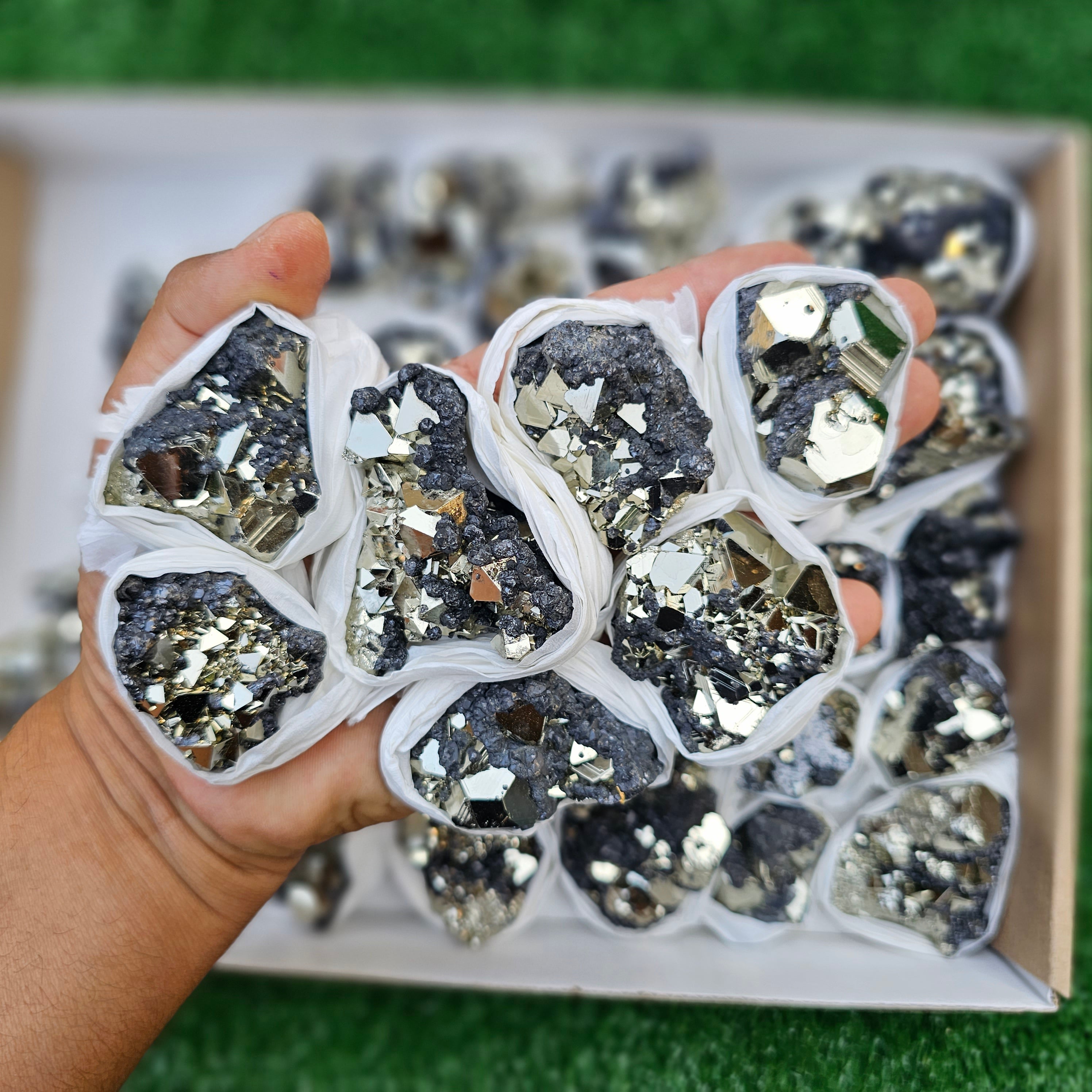 37 pc pyrite octahedral with sphalerite