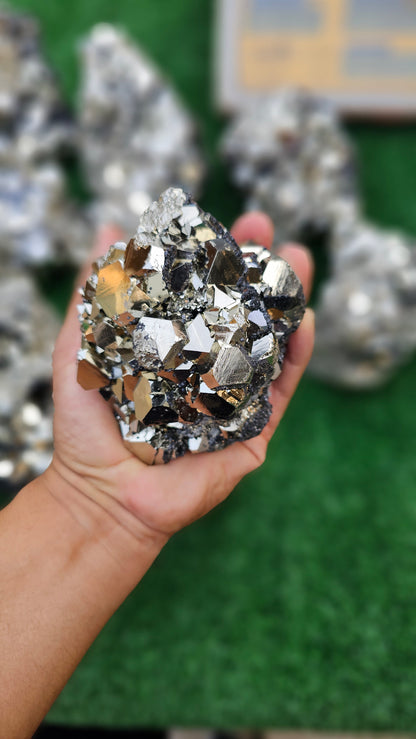 pyrite octahedral with sphalerite