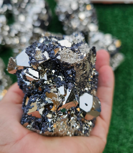 pyrite octahedral with sphalerite