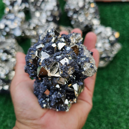 pyrite octahedral with sphalerite