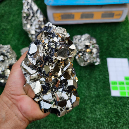 pyrite octahedral with sphalerite