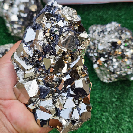 pyrite octahedral with sphalerite
