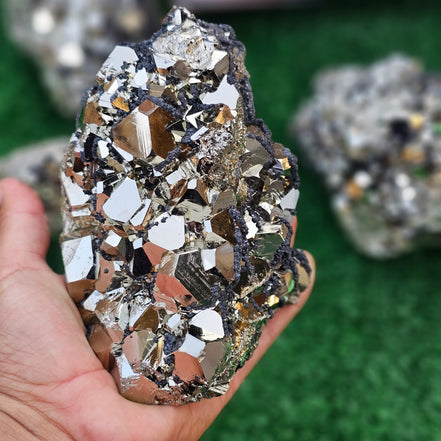 pyrite octahedral with sphalerite