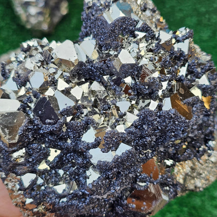 pyrite octahedral with sphalerite