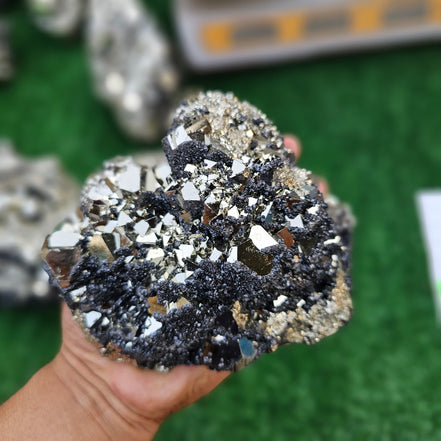 pyrite octahedral with sphalerite