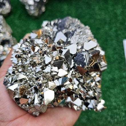 pyrite octahedral with sphalerite