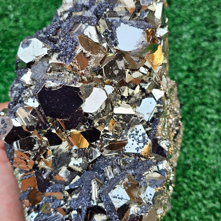 pyrite octahedral with sphalerite