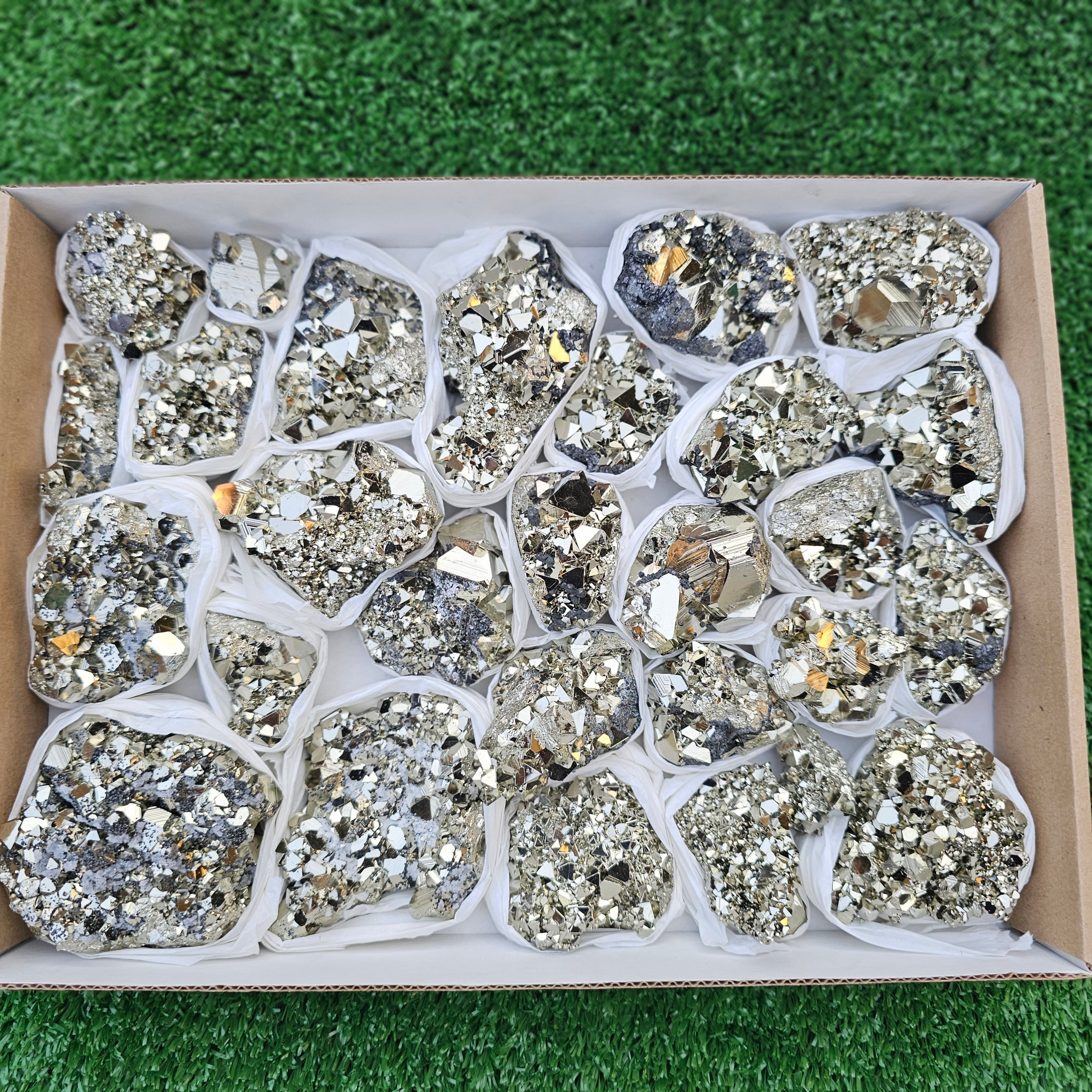 28 pc pyrite octahedral with sphalerite