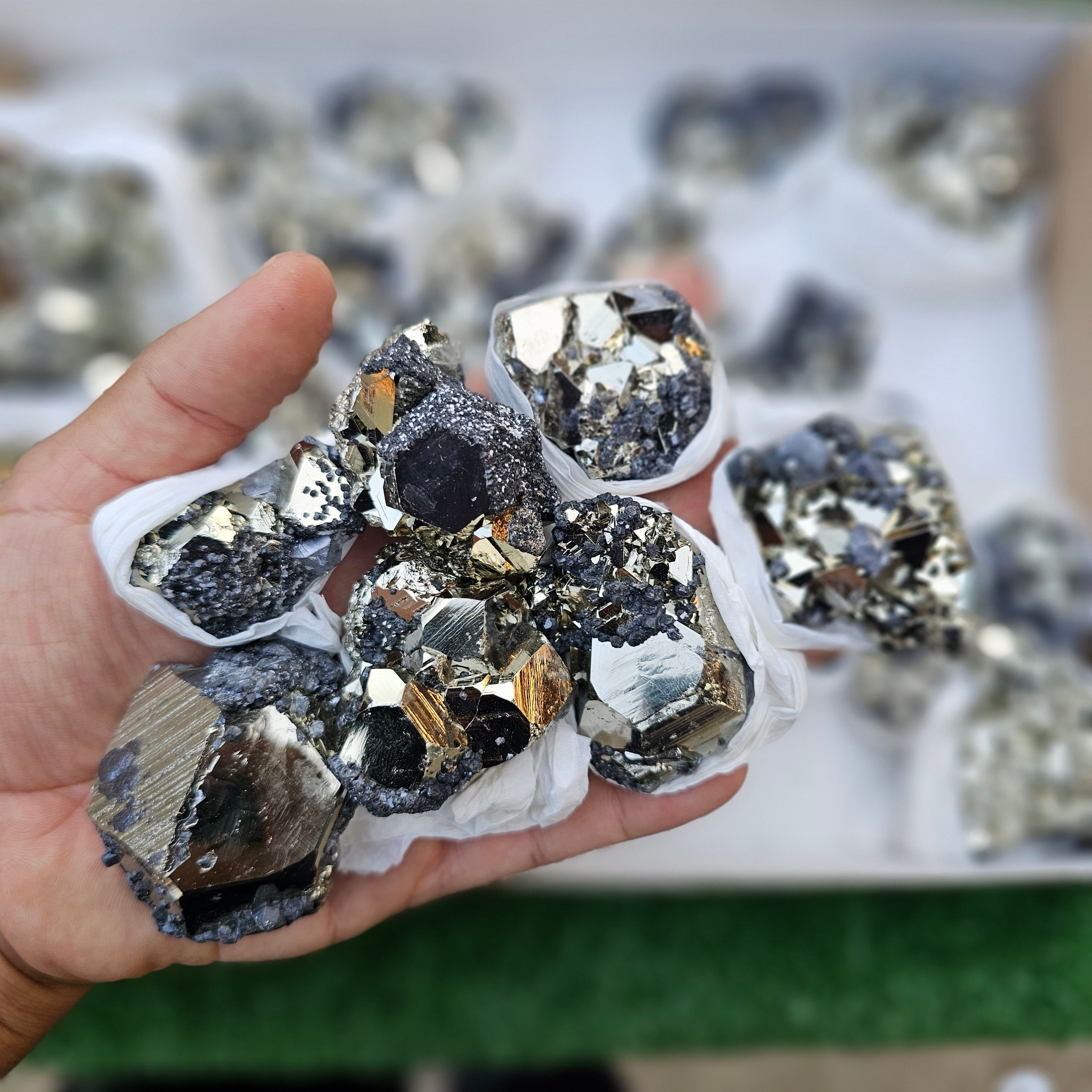 39 pc pyrite octahedral with sphalerite
