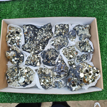17 pc pyrite octahedral with sphalerite