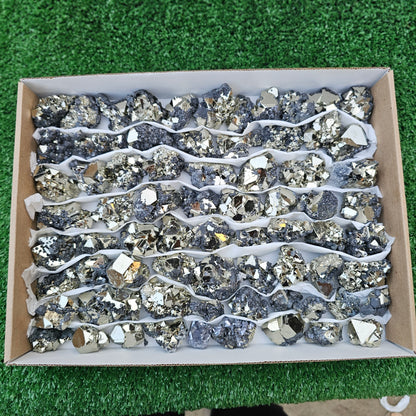 72 pc pyrite octahedral with sphalerite