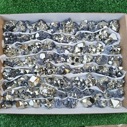 72 pc pyrite octahedral with sphalerite