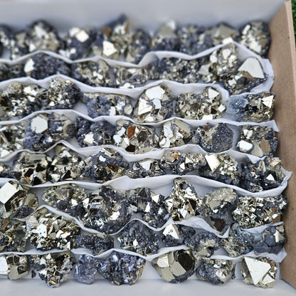 72 pc pyrite octahedral with sphalerite