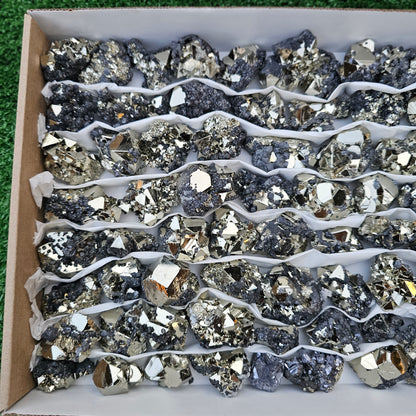 72 pc pyrite octahedral with sphalerite
