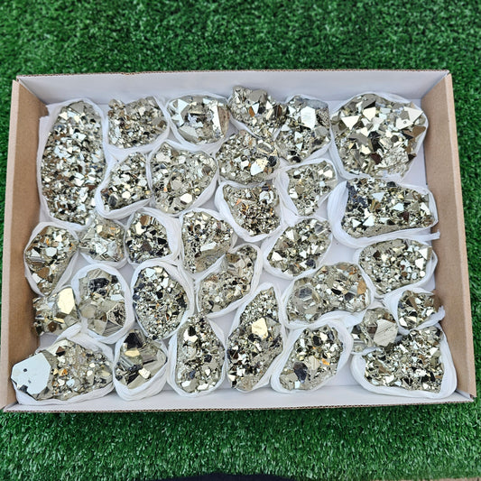 31 pc pyrite octahedral with sphalerite
