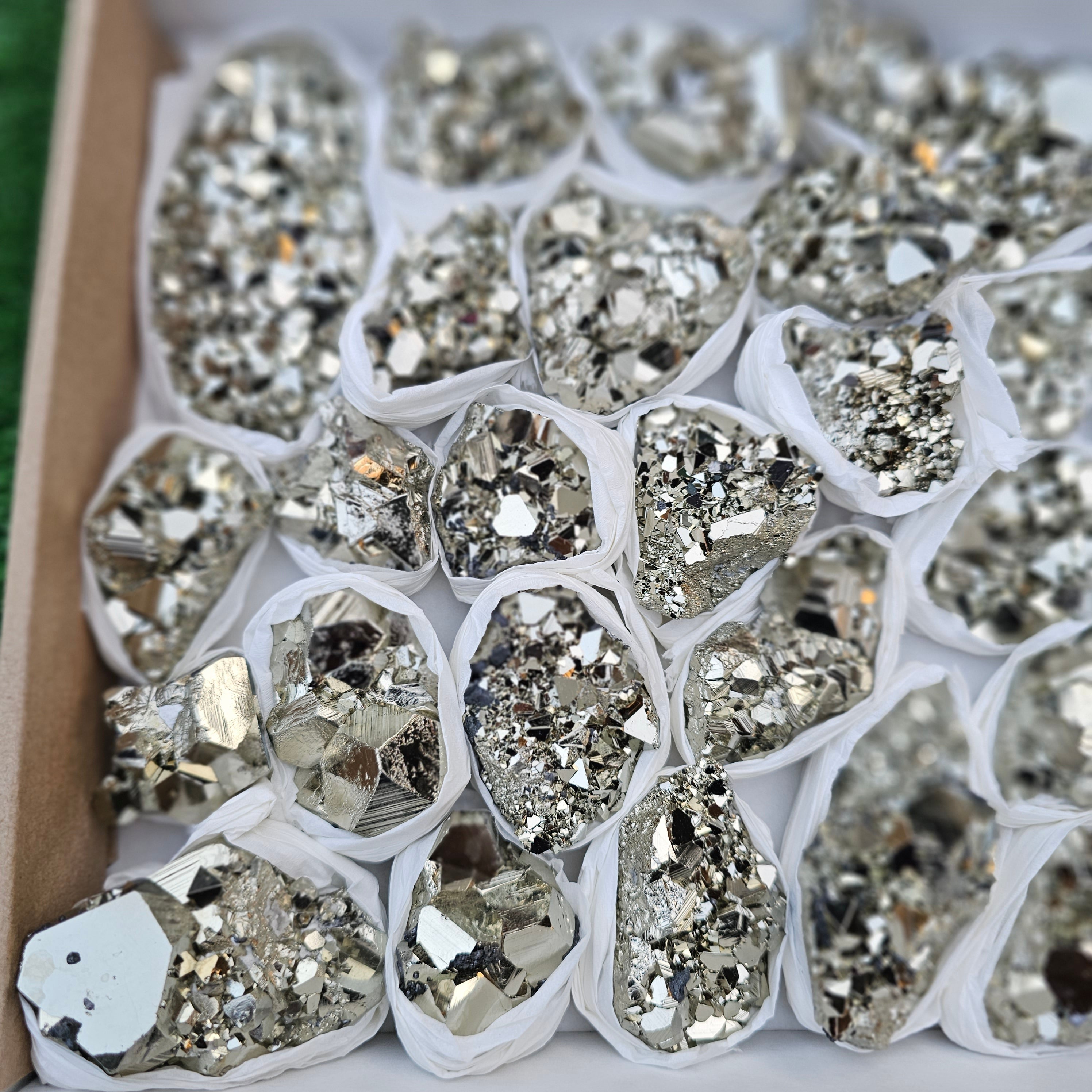 31 pc pyrite octahedral with sphalerite