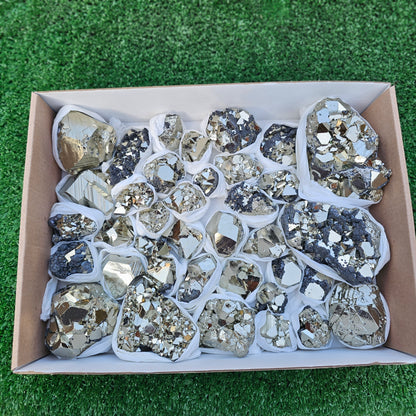 35 pc pyrite octahedral with sphalerite