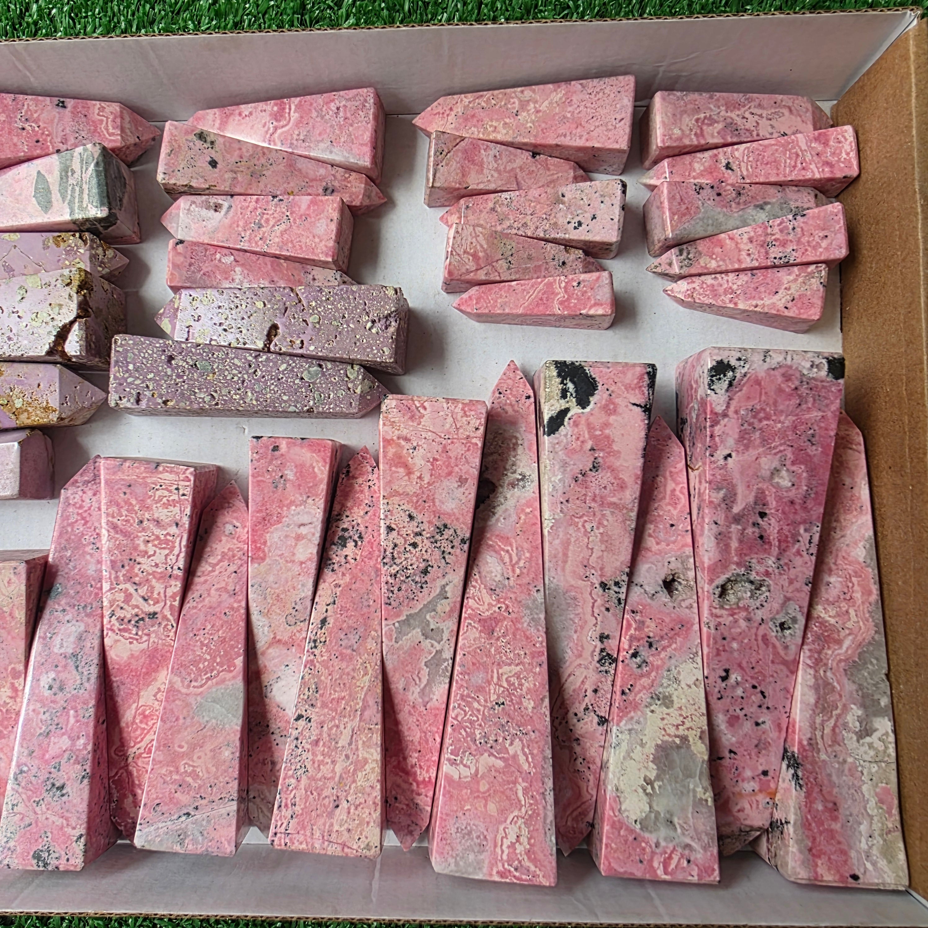 lot 37 pcs Rhodonite and Phosphosiderite tower