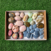 Lot 34 pcs Palm of Mixed stones
