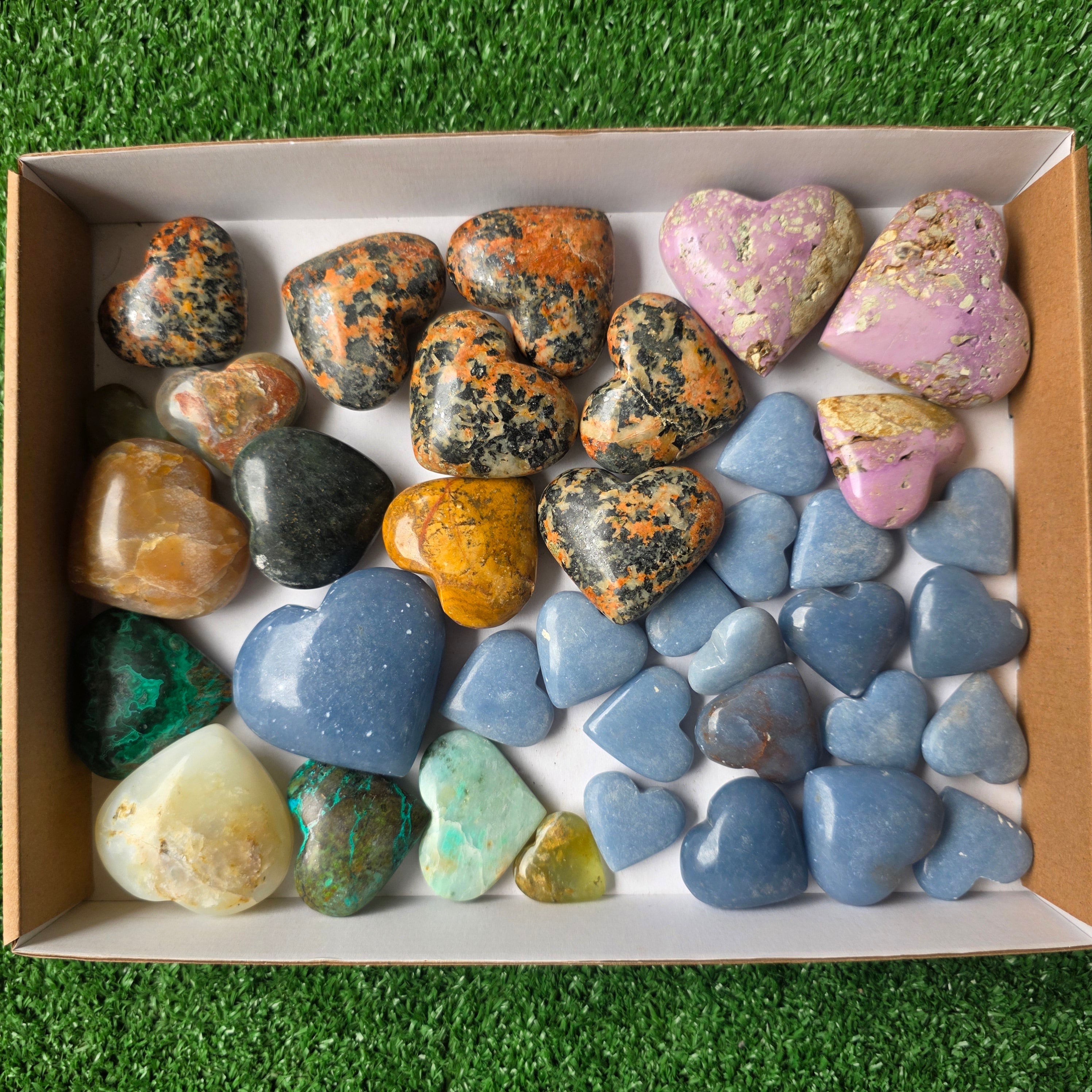 Lot 38 pcs Heart of mixed stones