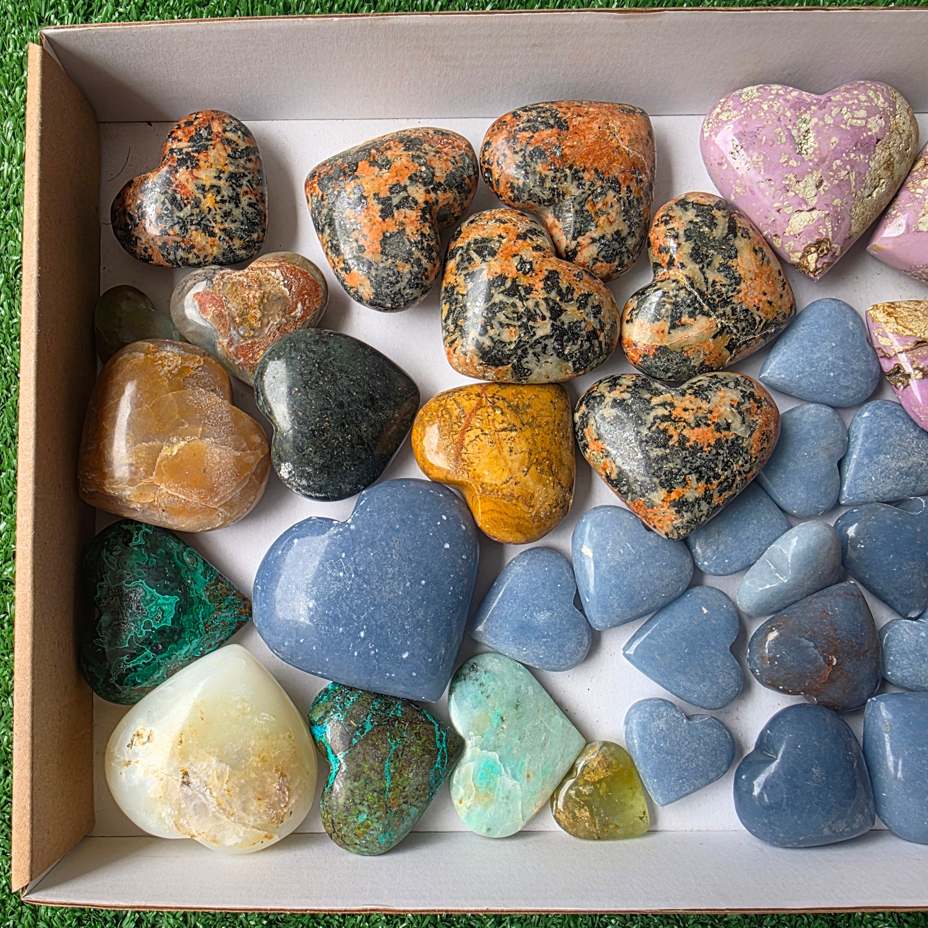 Lot 38 pcs Heart of mixed stones